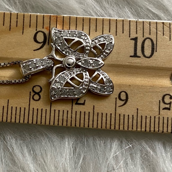 Exquisite Sterling Silver 925 Butterfly Diamond Necklace - Picture 5 of 9